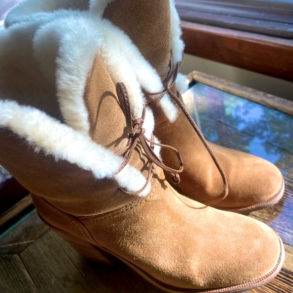 New UGG Jerene Shearling Bootie in Chestnut
Size 8 MSRP $250 - Picture 5 of 10